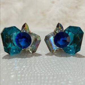 Vintage Blue Iridescent Aurora Borealis Chunky 80s faux Gemstone Clip-On Earring